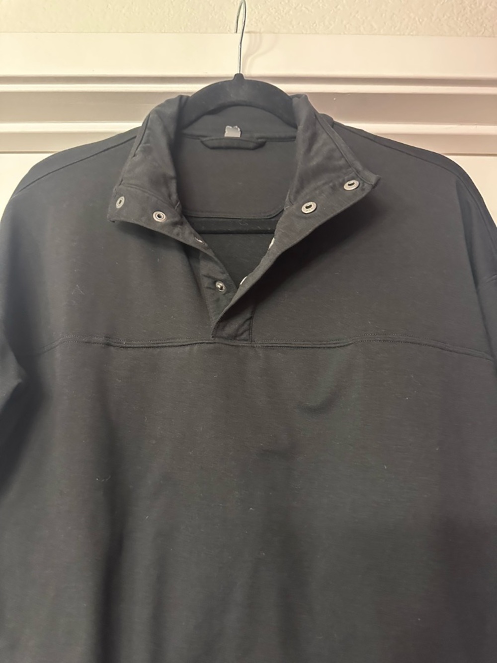 Vuori Black Snap-Front Pullover Hoodie - Picture 2 of 9